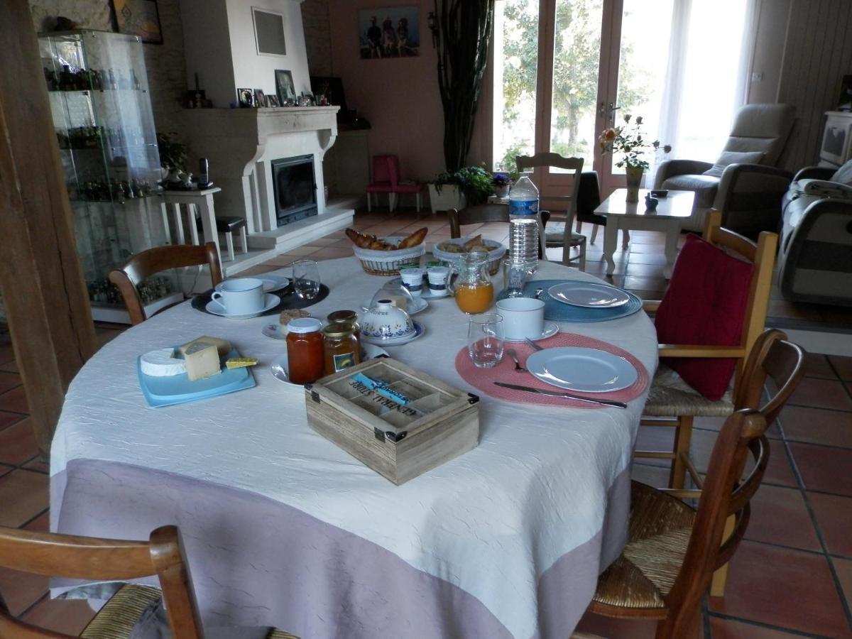 Au Pre Du Mignon Aux Portes Du Marais Poitevin Thorigny  外观 照片